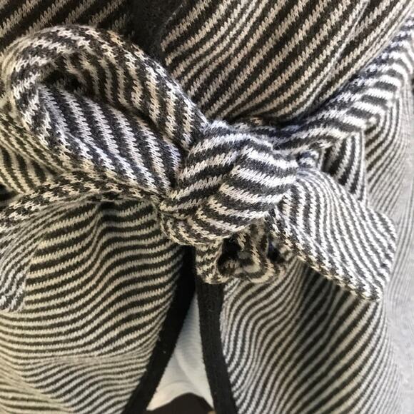 Double Zero Black White Sherpa Collar Tie Front Sweater Women's Size Small - Picture 4 of 11